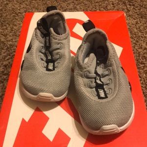 Nike toddler sneakers